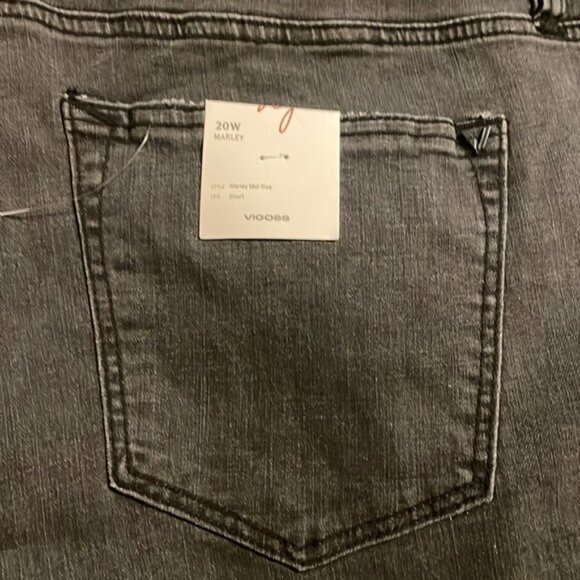 NWT Vigoss Plus Size Marley Mid Rise Cuff Distressed Lt Wash Shorts Black Sz 20W - Picture 3 of 5